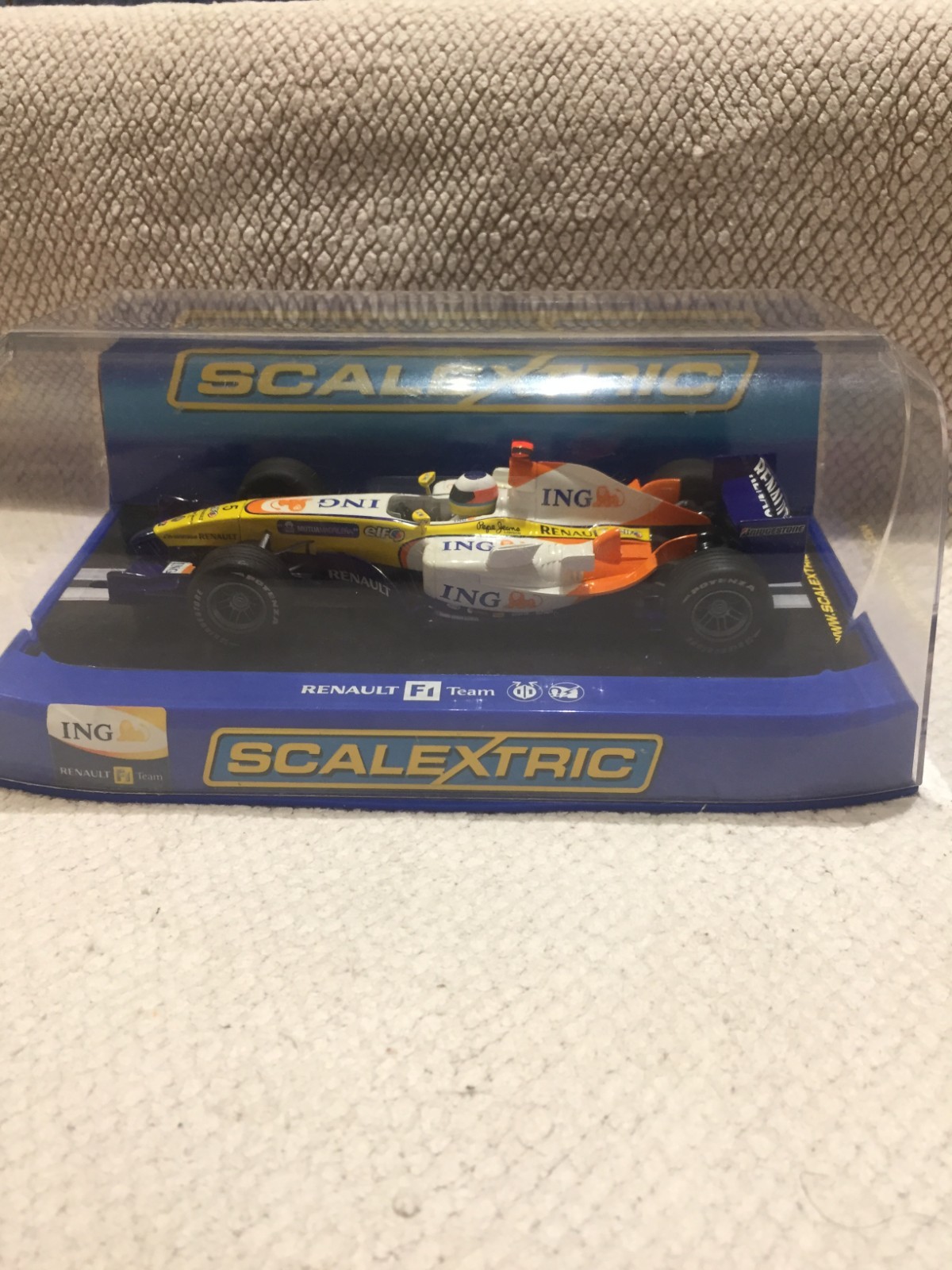 Scalextric Renault F1 2008 C2863 réplique de collection neuve