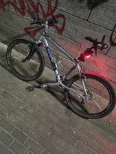 Red Bull Bunny Hop  Mountain Bike Top Zustand...