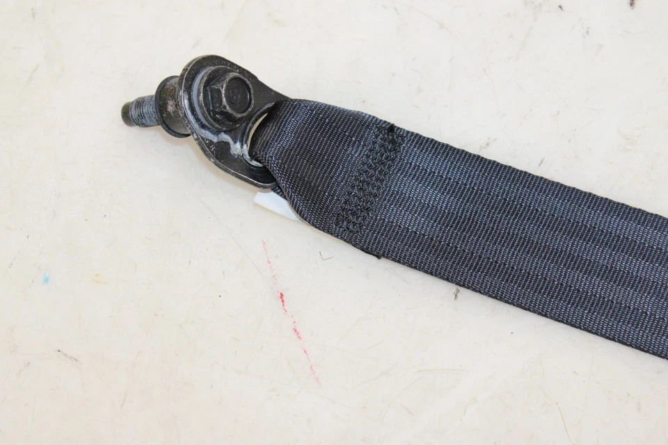 Cinturón de seguridad delantero izquierdo Nissan Juke Nismo RS 2013-2017 negro OEM MR52 Foto 2 de 4