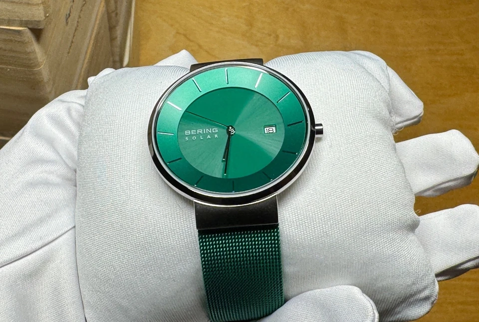 Bering Herren Uhr Solar Grün - Bild 4 von 4