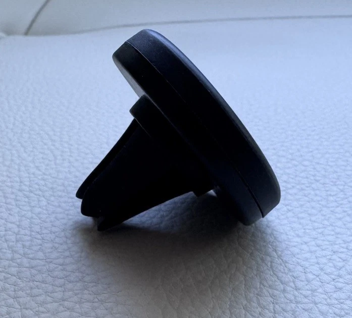 TechMatte Magnetic Universal Car Air Vent Phone Mount - Preowned - Image 3 of 4
