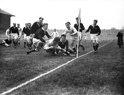 England Peter Thompson dives over to score his team second try 1950s Old Photo