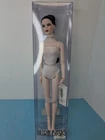16” Tonner Tyler Wentworth Fashion Doll “Ultra Basic" Raven 2010 NRFB
