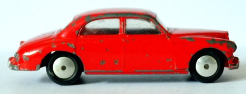 Corgi Toys No.205 Riley Pathfinder Saloon Car (Flat Hubs 1956-1959) - Picture 6 of 16