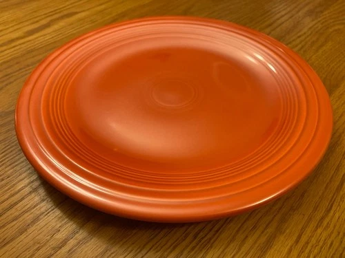 Vintage Fiestaware - 10" dinner plate in "radioactive" red (exc.) (1936-1969)