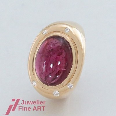 Ring - set with red tourmaline and 5 brilliant-cut diamonds. approx....