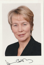 Photograph signed  Virginia Bottomley MP  + House of Commons Compliments Slip