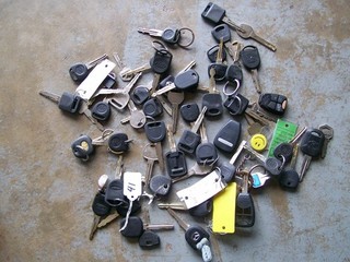 KEYS REMOTE FOB CAR VAN TRUCK LOT ORNAMENT EMBLEM (2)