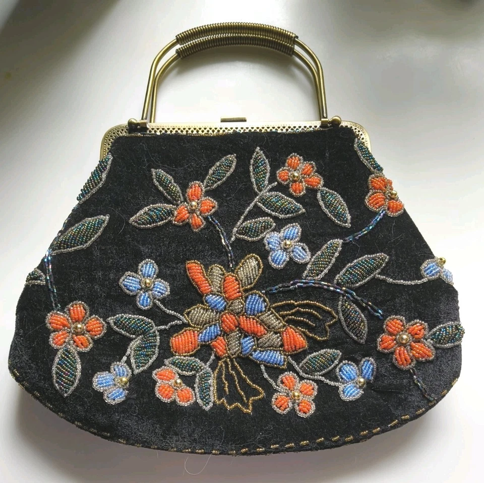 Bolso sin asas de terciopelo con cuentas florales con asa convertible cadena para el hombro Foto 3 de 4