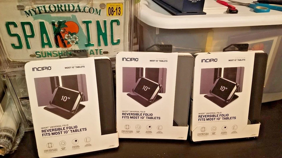 New Incipio Invert Reversible Universal Folio Black or Gray Case For 10" Tablets - Image 2 of 4