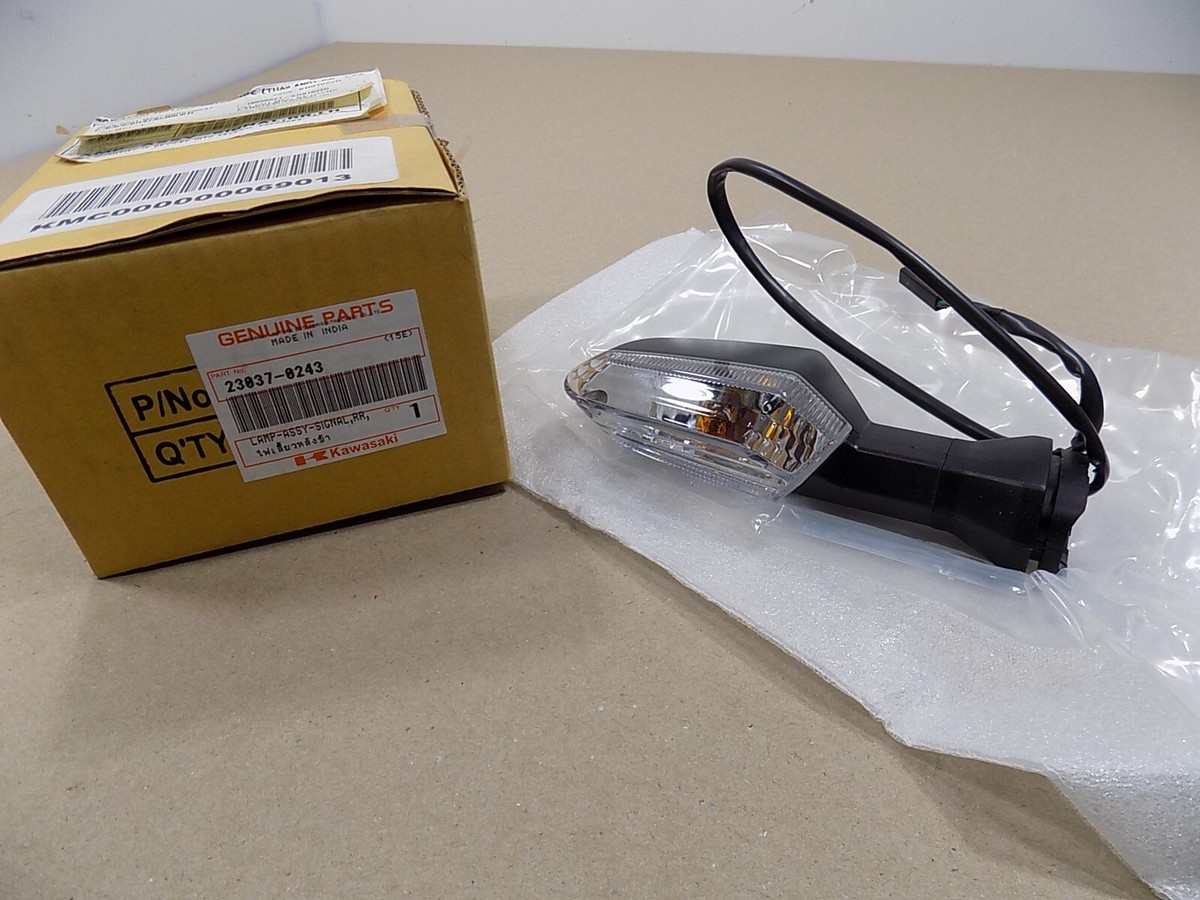 NEW OEM KAWASAKI REAR TURN SIGNAL BLINKER / 23037-0243 / NINJA 650
