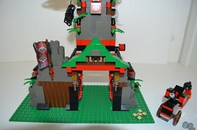 Lego Ninja Set Number 6088, Robber’s Retreat, Produced in 1998