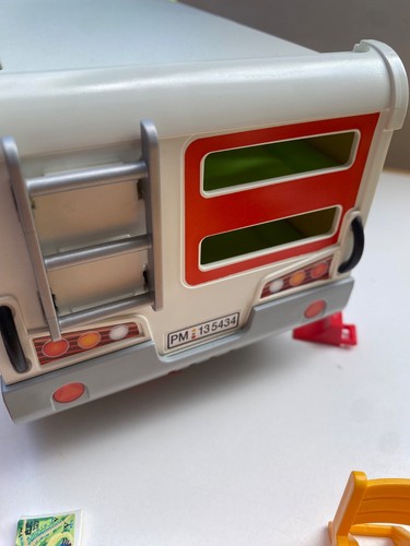 Playmobil Camping Caravan Play Set Summer Fun with Accessories Incomplete - Picture 10 of 17