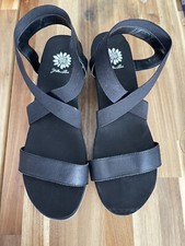 Yellow Box Janalee Wedge Sandal, Women's Size 11 Black MSRP 60 Used Stretchy