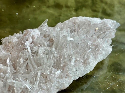 Crisantemo Cuarzo Cristal Racimo Cuarzo Cristal 139 gramos - Imagen 7 de 13