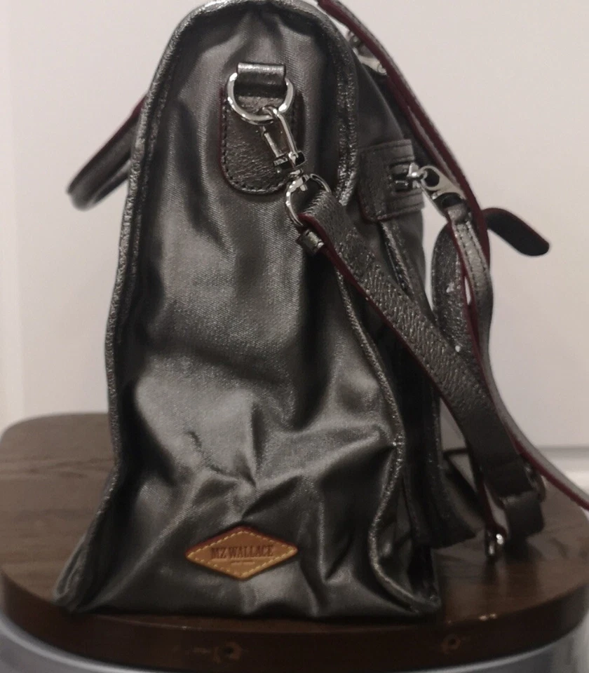 Bolso Bandolera/Hombro MZ Wallace Brillante Metálico Peltre/Gris/Plateado Foto 3 de 4