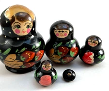Russian Matryoshka Traditional Nesting Doll 5 Piece Wooden Flowers Berries