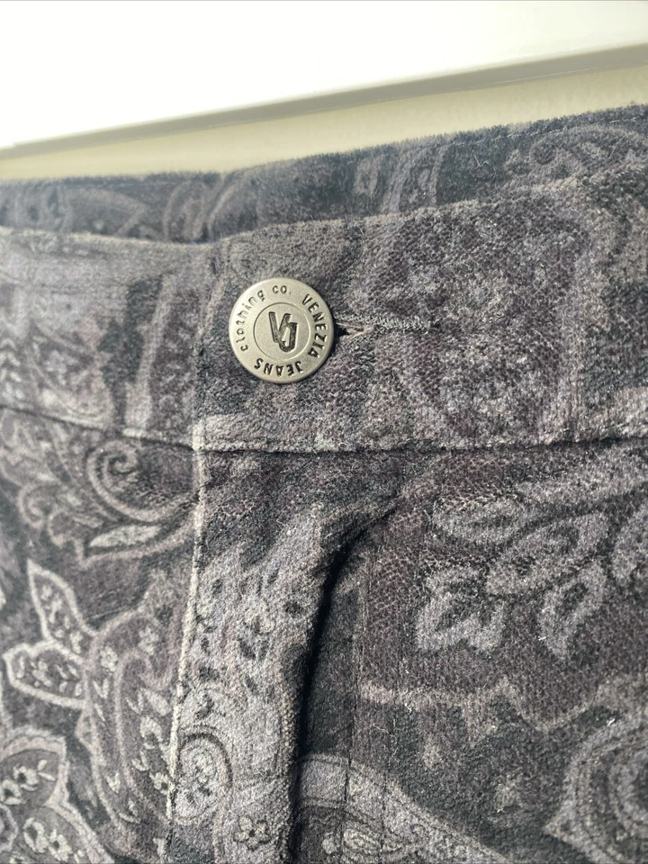Pantalones elásticos Venezia Jeans para mujer talla 16 grises imitación gamuza estampado cachemir Foto 4 de 4