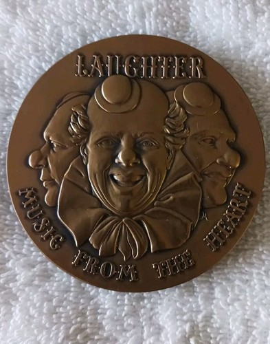 RARO CONJUNTO SOCIEDAD DE MEDALLISTAS NÚMERO 100 CAJA RISAS Y LÁGRIMAS, Y FOLLETO - Imagen 1 de 4