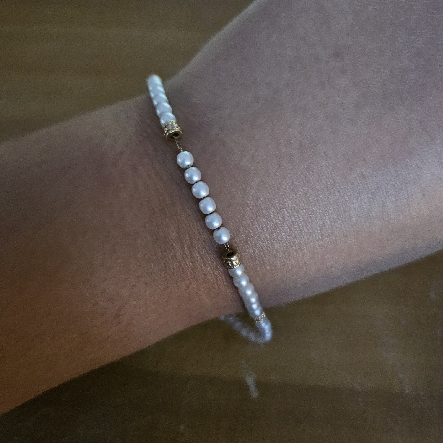 Bracelet Plaqué Or 18 carats anti-ternissement perles blanches