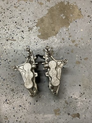 Triumph Sprint ST 1050 Front brake calipers Pair 2005 - 2011