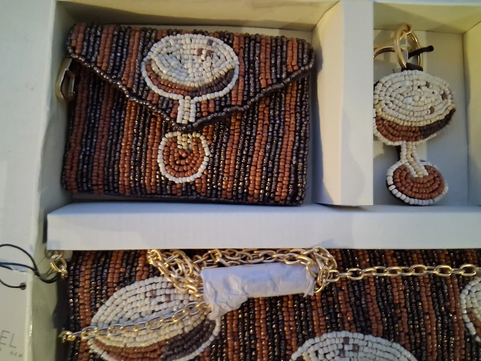 JUEGO DE 3 PIEZAS RACHEL ZOE CUENTAS RAYAS ESPRESSO MARTINI CLUTCH ESTUCHE PARA TARJETAS Y BOLSO ENCANTO Foto 3 de 4