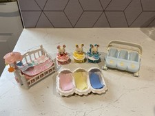 SYLVANIAN FAMILIES TRIPLETS CARE SET 100% COMPLETE & TRIPLE PUSH CHAIR /BED£25