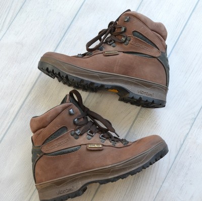 la sportiva leather hiking boots