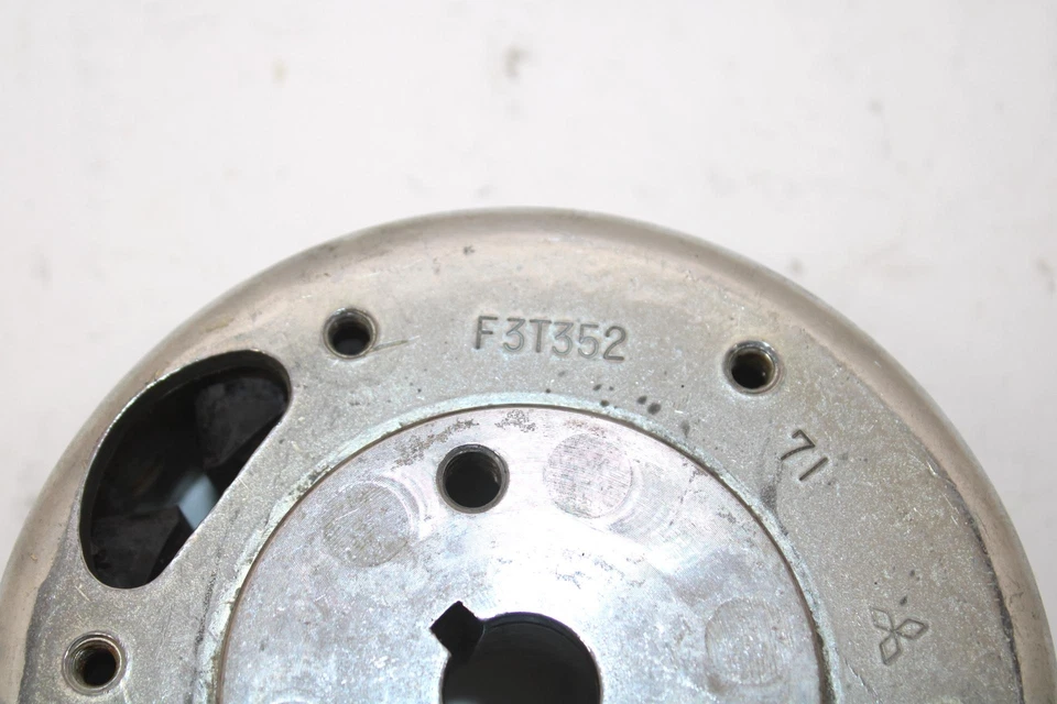 1986 Yamaha Excel Iii оригинальный маховик в сборе 8J9-85550-20-00 SY70 - Изображение 3 из 4