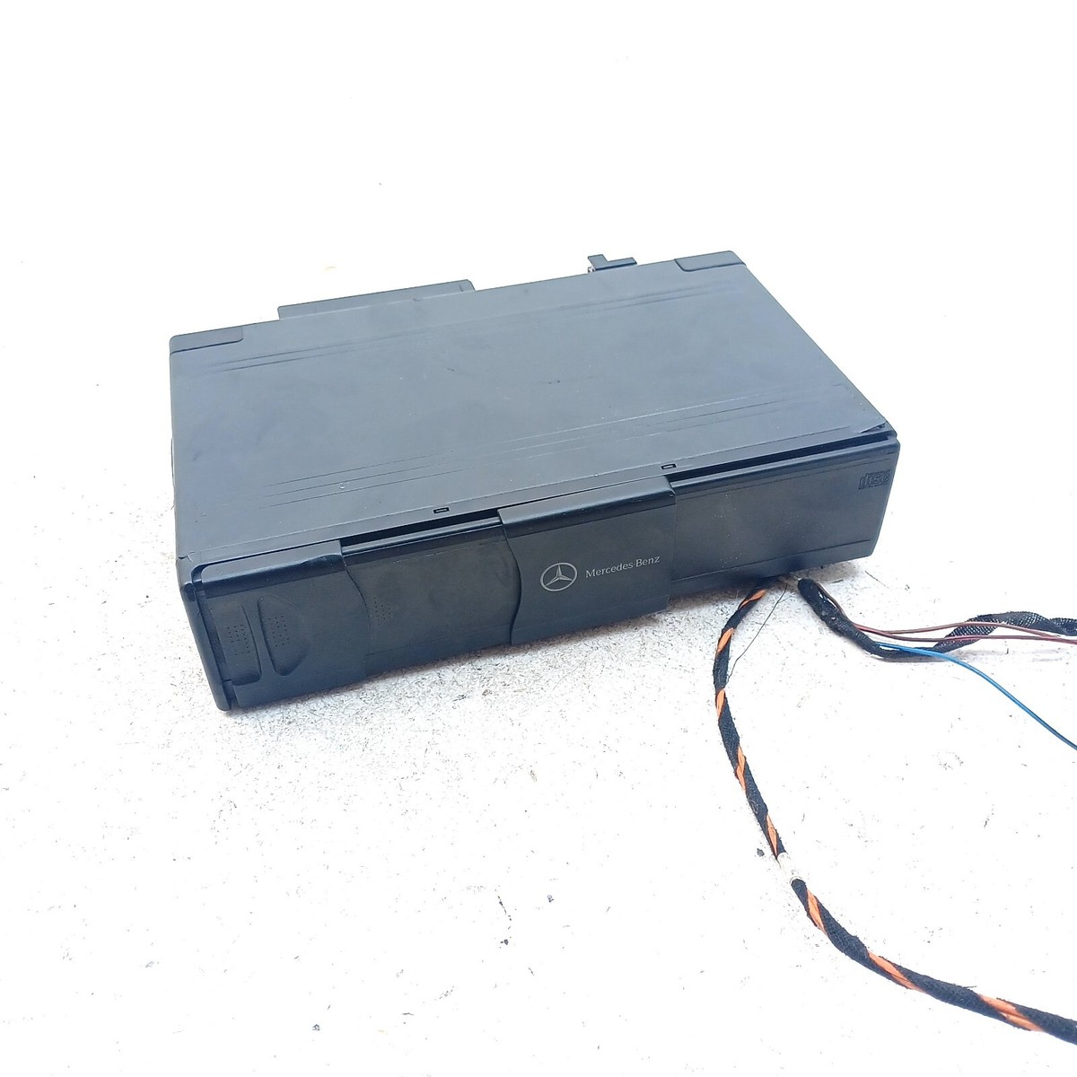 Mercedes-Benz C CLK W203 W209 CD Changer 6 Disk A0028206289