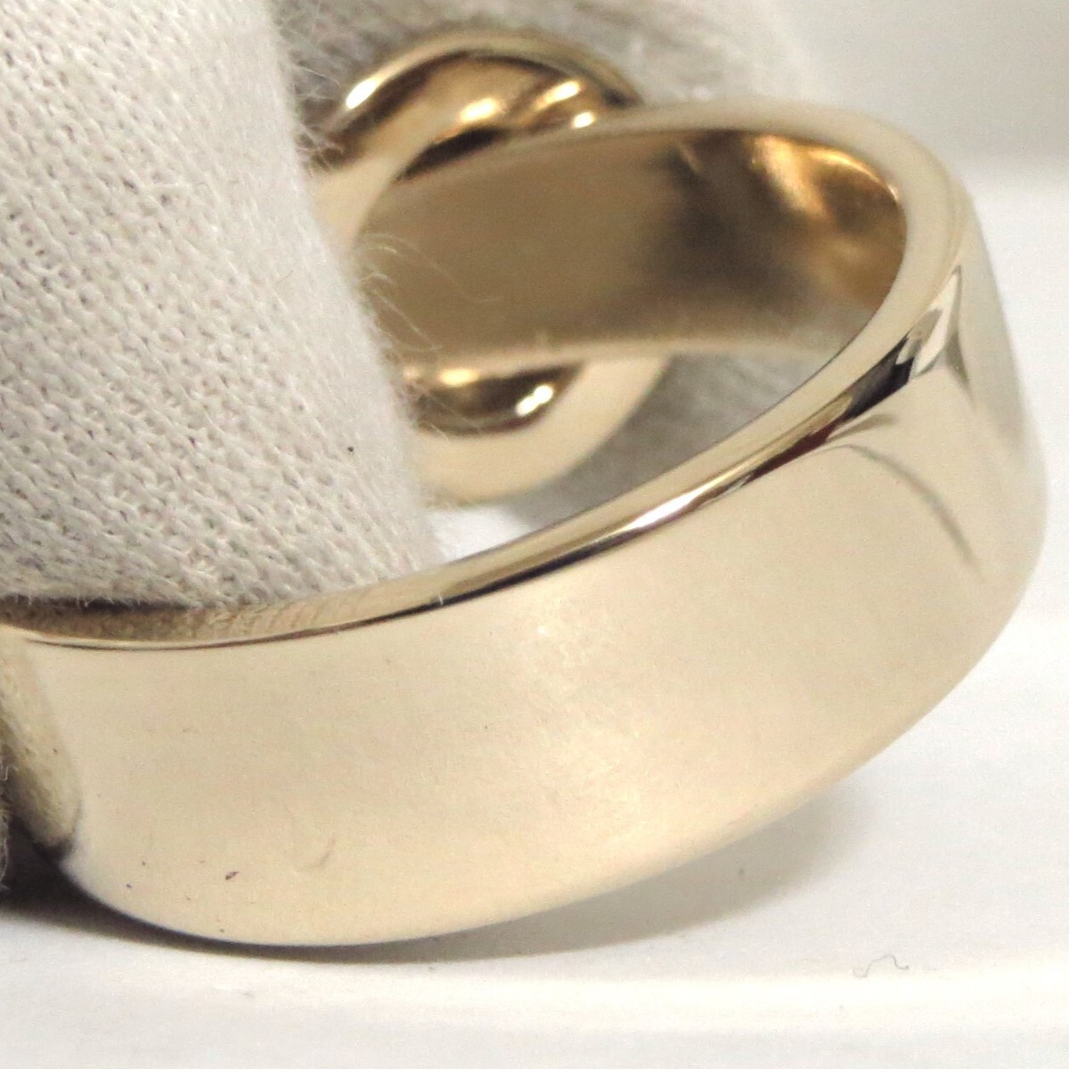 Salvatore Ferragamo  Gancini Scarf  Ring Limited Edition Salvatore Ferragamo Gancini Scarf Ring Gold Tone Scarves main image 2