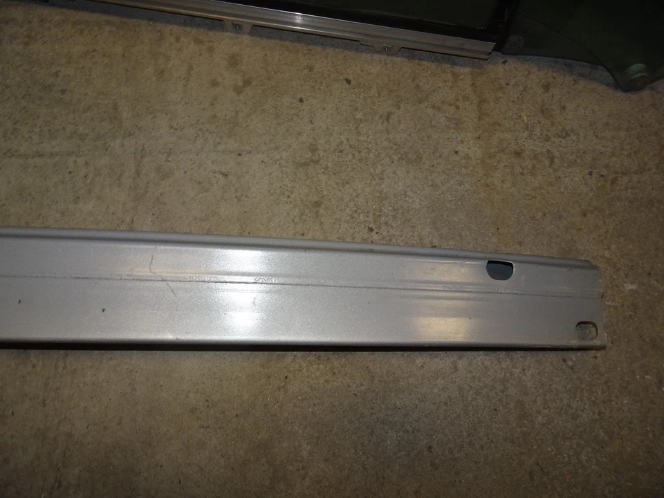 TOYOTA ECHO 2000-2005 OEM PARACHOQUES DELANTERO REFUERZO BARRA DE IMPACTO BONITO DE FÁBRICA Foto 3 de 4