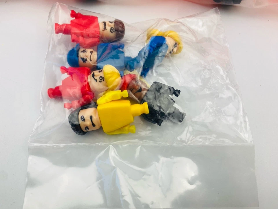 NEW K’NEX / Knex Screamin’ Serpent Coaster Cars w/People (No Decals) – Parts - Image 3 of 4