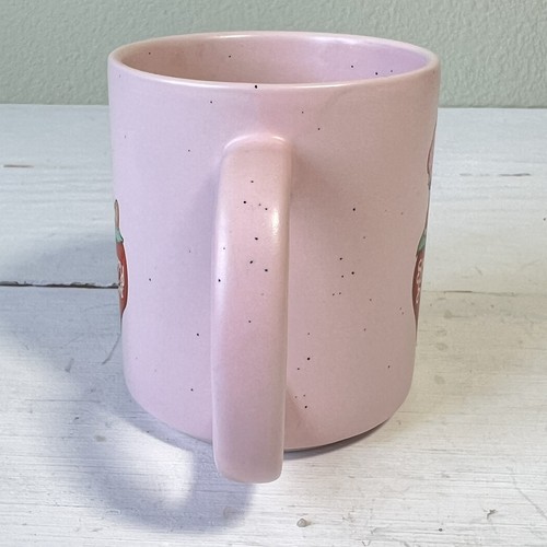Taza Fresa Shortcake 2023 Rosa Gres Fresas 4 pulgadas de Alto - Imagen 4 de 7