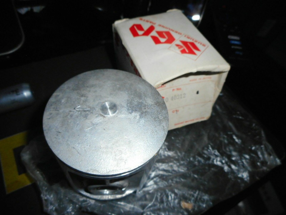 Piston Nu Suzuki RM250X 1981 – Cote +0,25 (67,25mm) Origine Japon
