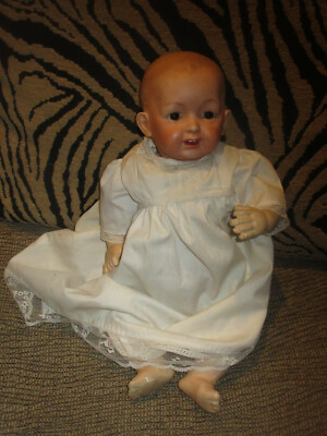 Poupée ancienne en porcelaine bébé - Collection