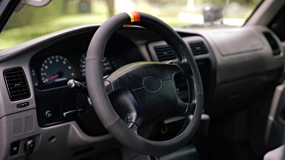 Cubierta de volante a rayas retro para Lexus GX 460 2011-2023 Foto 3 de 4