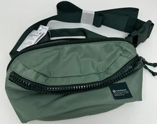 NWOT Lululemon All Day Essentials Belt Bag Fanny Pack Green  2.5L