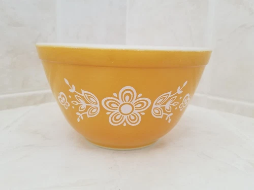 Vintage Pyrex Butterfly Gold  #401 Mixing Nesting Bowl/1.5QT/EUC