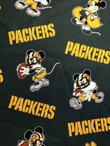 Green Bay Packers Mickey Mouse 100 Cotton Fabric Sold By 1 2 Yard 18 X 44 Ebay