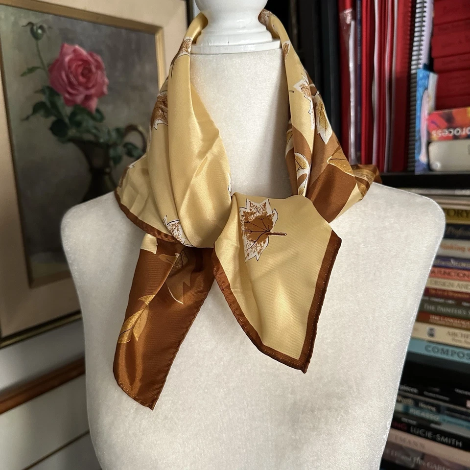 Винтажный квадратный ацетатный шарф с логотипом божьей коровки VERA 22 дюйма осенние листья и осенние цвета - Изображение 3 из 4