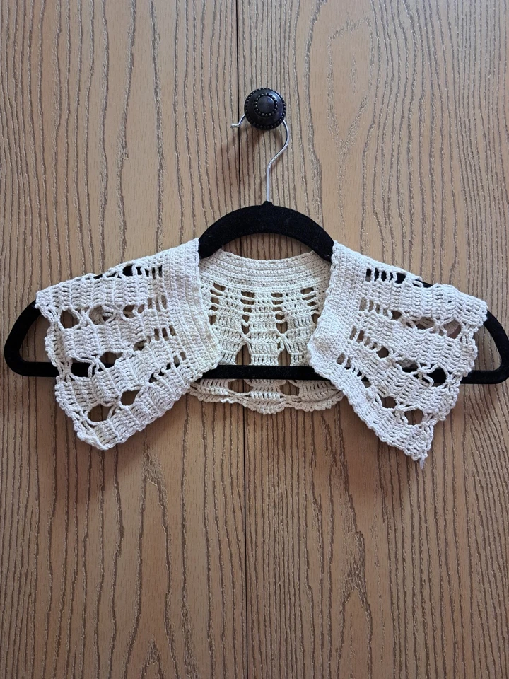 5 HAND CROCHETED COLLARS FOR DOLL MAKING NOT WASHED NO STAINS GREAT SHAPE! - Image 2 of 4