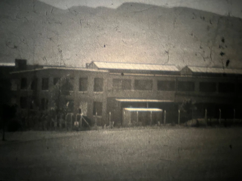 16mm B/W Silent Amateur Reel: ‘Williamson Reconnaissance Camera Factory’ (1940s) Foto 3 de 4