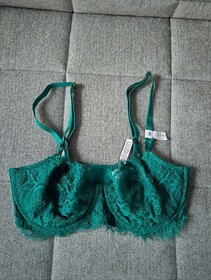 Victoria's Secret | Dream Angels Wicked Unlined Lace Balconette Bra 32DD Green
