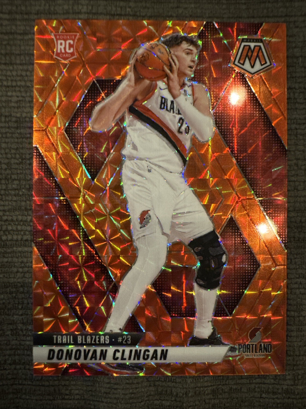 2024-25 Panini Mosaic #246 Donovan Clingan RC Orange Mosaic /249 Trail Blazers