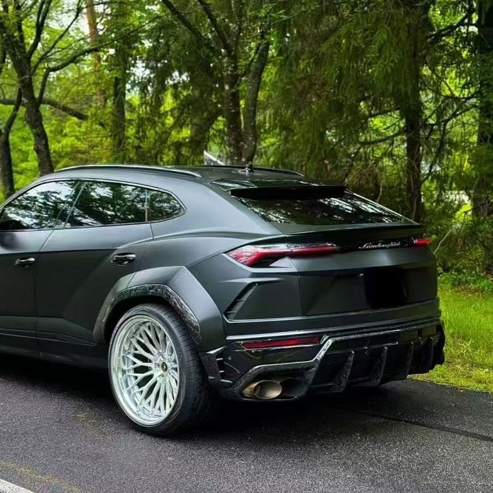 Lamborghini Urus Rear Diffuser