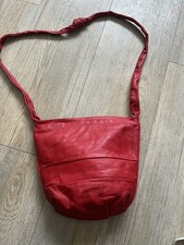 Damen Echtleder Tasche  in rot ,geknoteter Schulterriemen, Innenfutter Leder