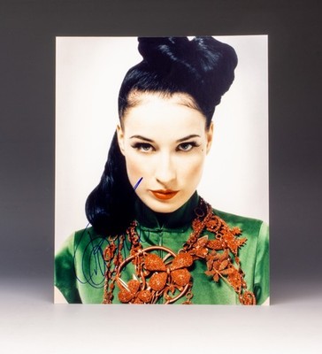 Dita von Teese - Burlesque Tänzerin & Model - signed Autogrammfoto - mit COA