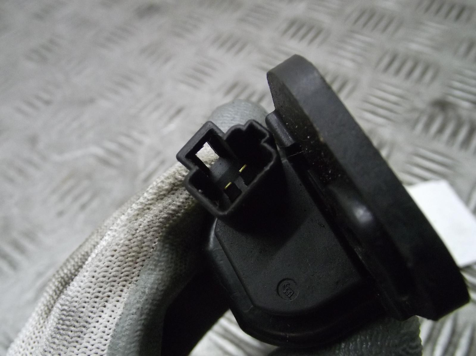 Nissan Elgrand Right Offside Rear Door Lock 2 Pin Plug Mk2 E51 2002-2009R