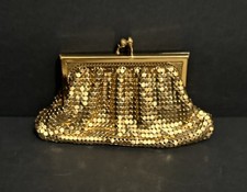 Vintage Whiting  Davis 2684 gold tone metal mesh coin purse kiss clasp -NICE 